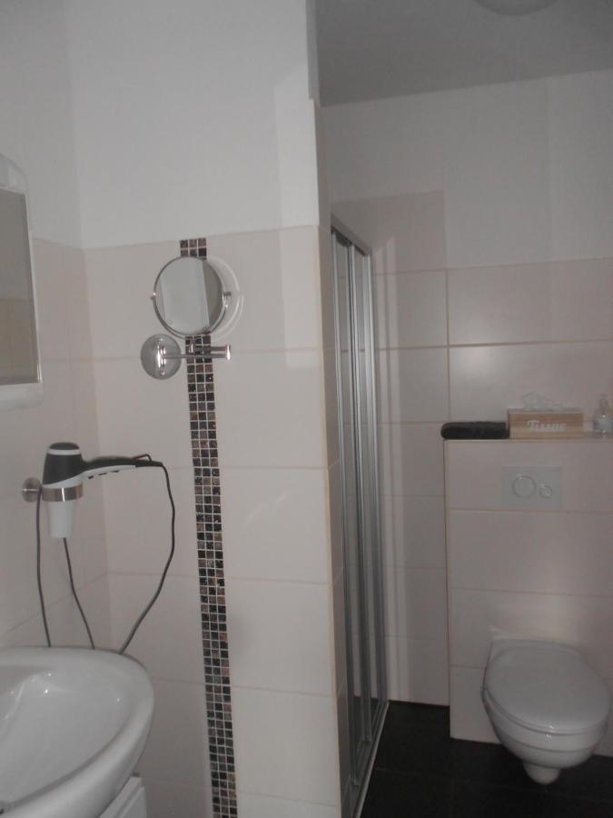 Kajuete Hotel Brake  Ngoại thất bức ảnh