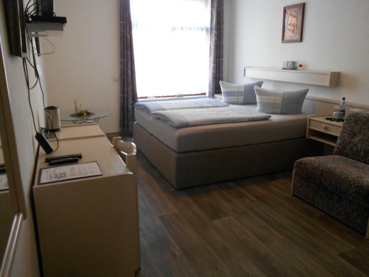Kajuete Hotel Brake  Ngoại thất bức ảnh